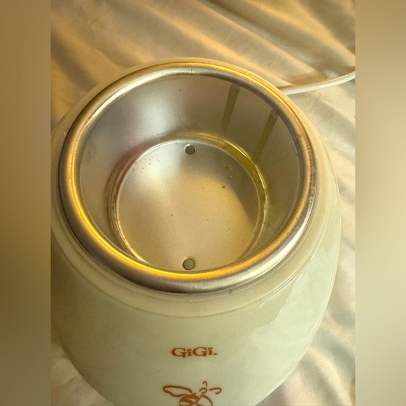 GiGi Wax Warmer with Brown Lid - Picture 4 of 9